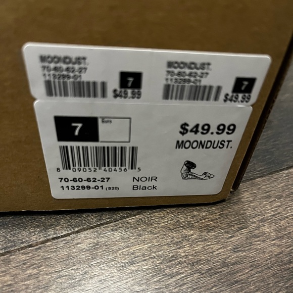 Black sandals - Picture 2 of 3